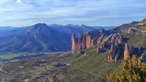 El Reino de los Mallos reclama garantías para evitar cortes en la A-132 durante el verano El Reino de los Mallos reclama garantías para evitar cortes en la A-132 durante el verano