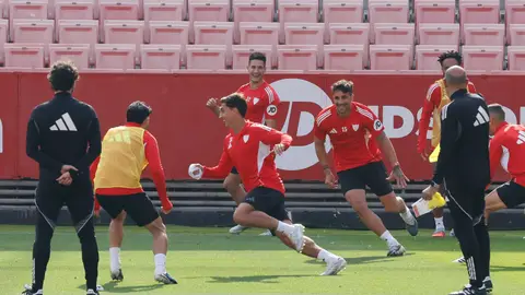 Entrenamiento del Sevilla en el Sánchez Pizjuán. Entrenamiento del Sevilla en el Sánchez Pizjuán.