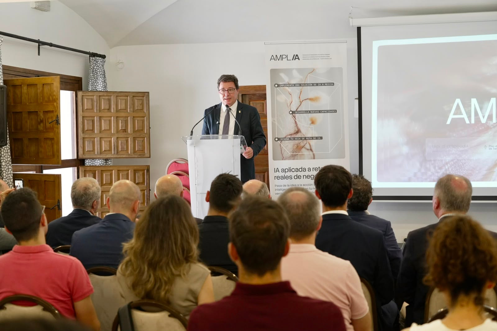 La Junta de Extremadura impulsa la transformación digital de doce empresas con el programa AMPLIA y anuncia una nueva edición La Junta de Extremadura impulsa la transformación digital de doce empresas con el programa AMPLIA y anuncia una nueva edición