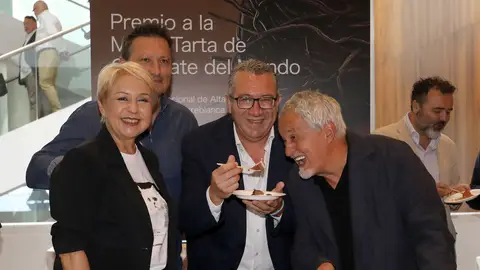 Toni Pérez y los destacados chefs alicantinos Toni Pérez y los destacados chefs alicantinos