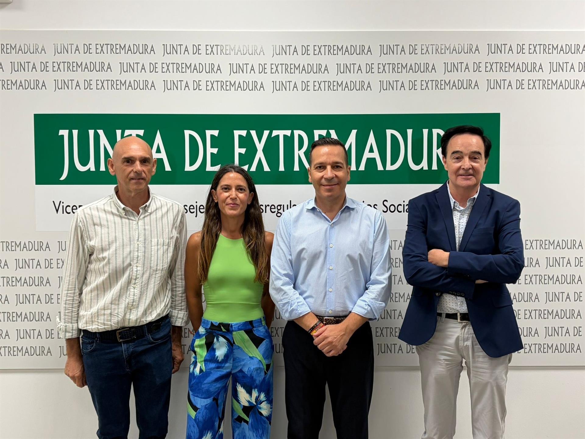 Cocemfe Badajoz aborda con Óscar Fernández su estrategia de intervención en materia de inclusión social en Extremadura Cocemfe Badajoz aborda con Óscar Fernández su estrategia de intervención en materia de inclusión social en Extremadura