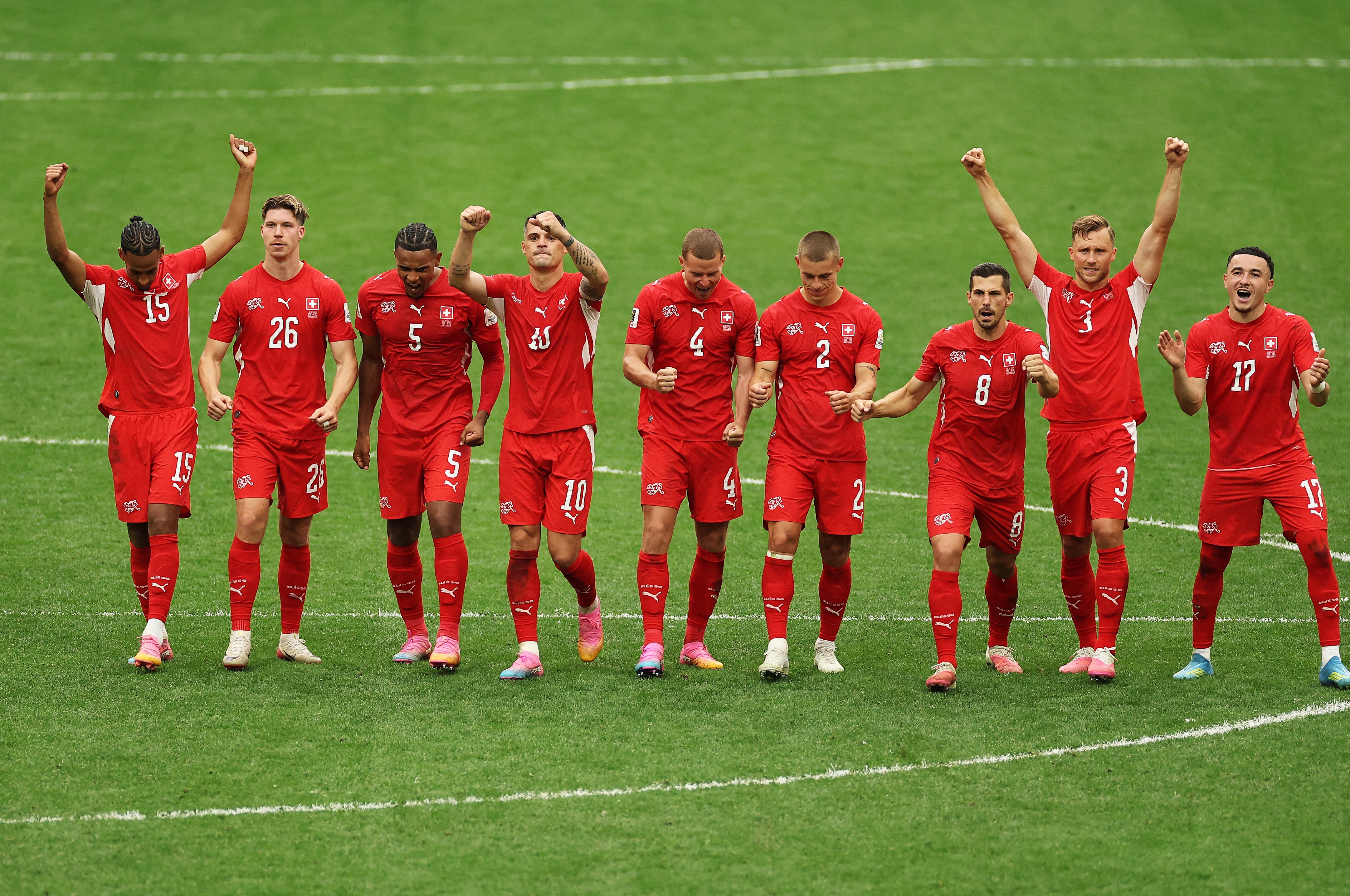 Los jugadores de Suiza celebran el pase a cuartos Los jugadores de Suiza celebran el pase a cuartos