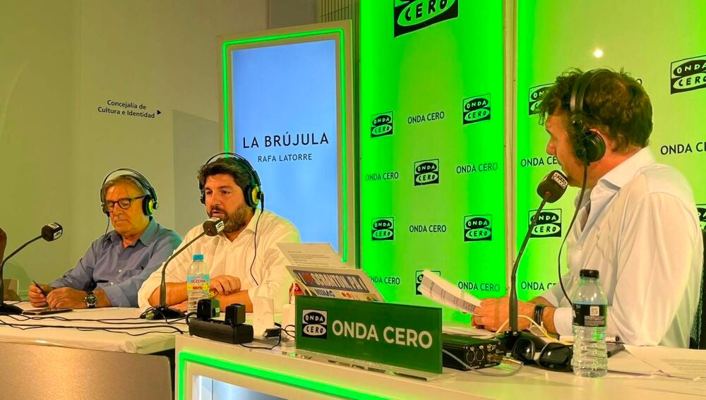 Fernando López Miras durante la entrevista