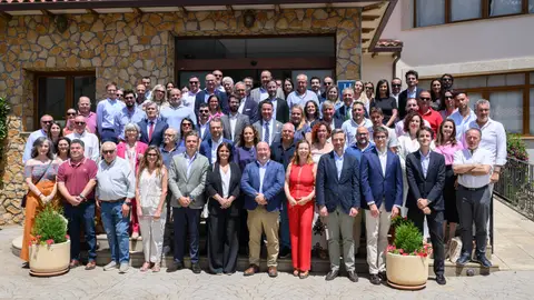 La Junta defenderá en Madrid y Bruselas los intereses y el futuro de los tabaqueros extremeños La Junta defenderá en Madrid y Bruselas los intereses y el futuro de los tabaqueros extremeños