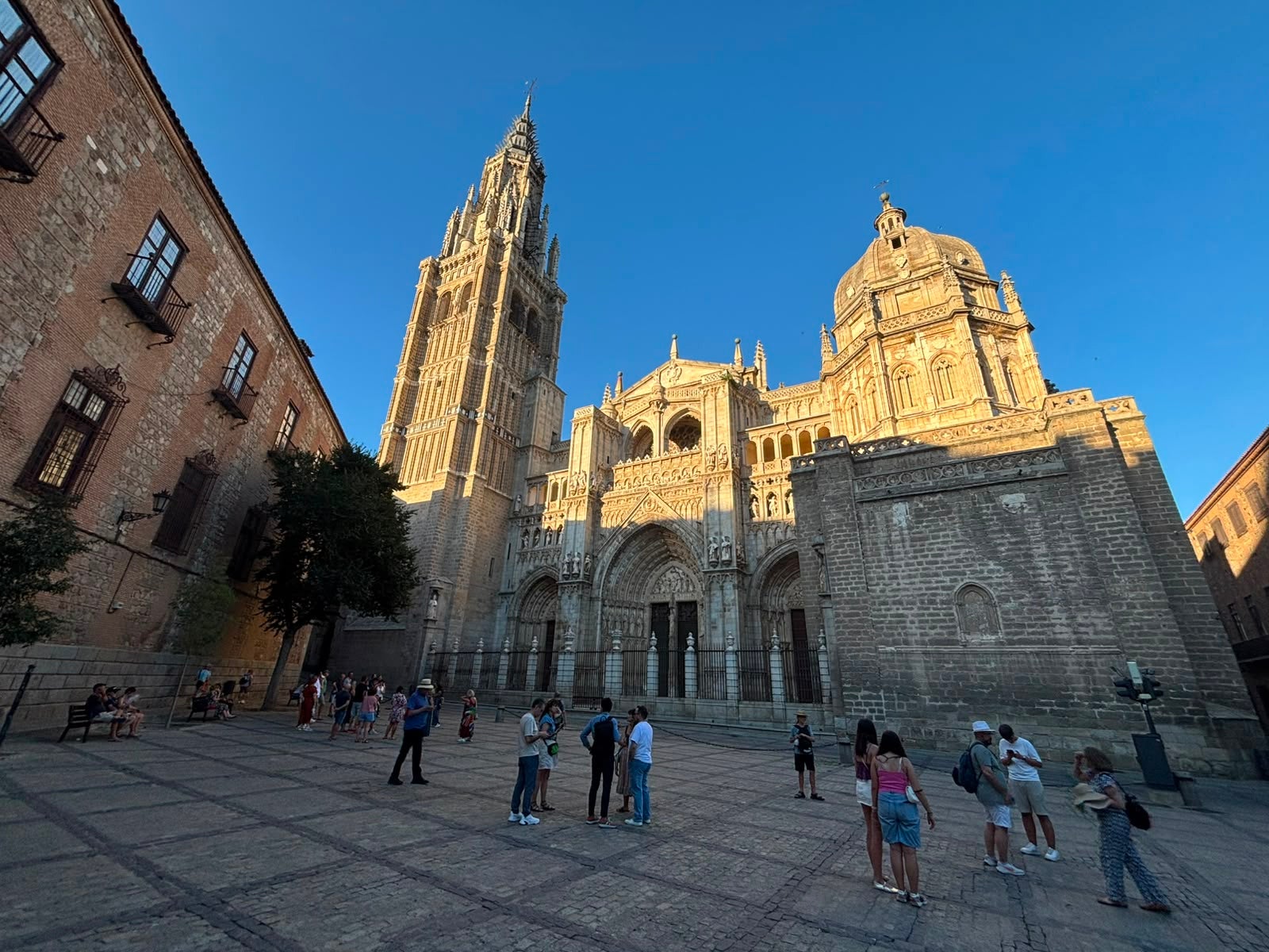 Un paseo por Toledo: arte mudéjar, catedral gótica y memoria de El Greco episode artwork