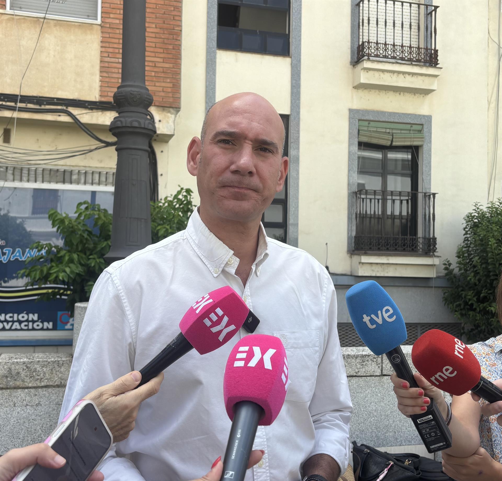 El PP afea al PSOE por defender a una "empresa incumplidora" en lugar de a los trabajadores de los centros de transporte El PP afea al PSOE por defender a una "empresa incumplidora" en lugar de a los trabajadores de los centros de transporte