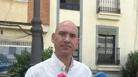 El PP afea al PSOE por defender a una "empresa incumplidora" en lugar de a los trabajadores de los centros de transporte El PP afea al PSOE por defender a una "empresa incumplidora" en lugar de a los trabajadores de los centros de transporte