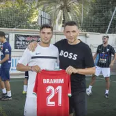 Brahim junto a Juan Oñate en el campo del Tiro Pichón. Brahim junto a Juan Oñate en el campo del Tiro Pichón.