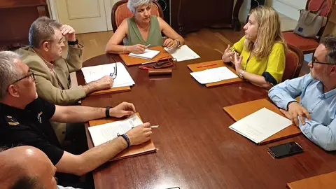 La Subdelegación acoge la reunión del Grupo de Trabajo Provincial para la cooperación entre la Inspección de Trabajo y las FCSE La Subdelegación acoge la reunión del Grupo de Trabajo Provincial para la cooperación entre la Inspección de Trabajo y las FCSE