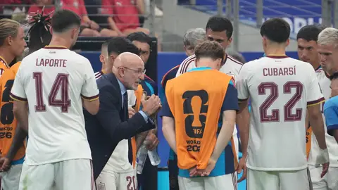 Crece la polémica con la final del Mundial: ocho artistas actuarán en el descanso en un espectáculo sin precedentes Crece la polémica con la final del Mundial: ocho artistas actuarán en el descanso en un espectáculo sin precedentes