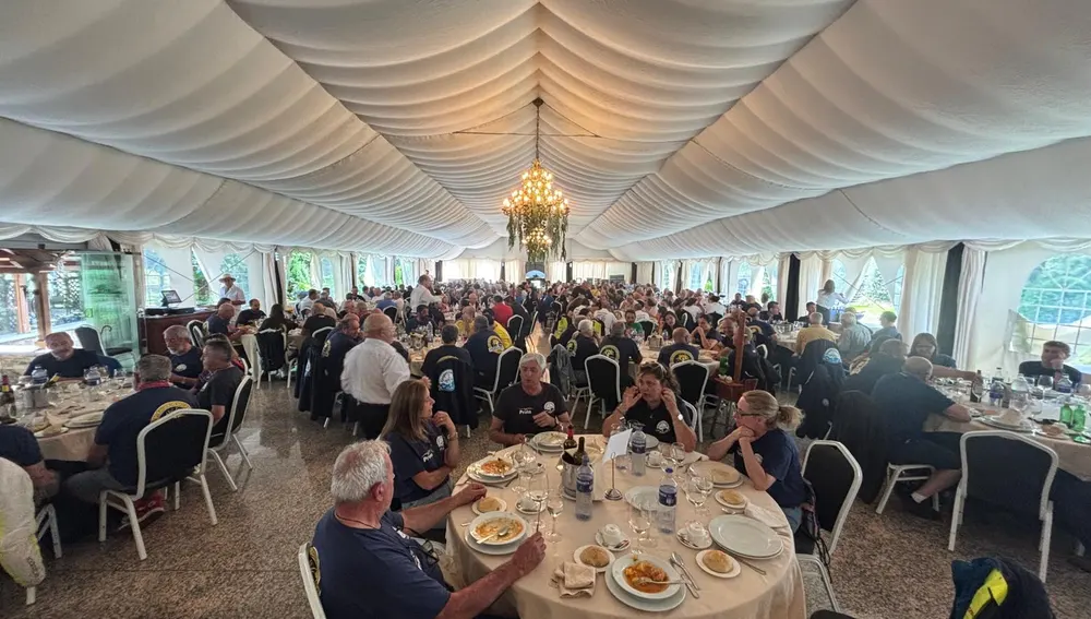 Almuerzo de confraternización de los participantes en el ultimo encuentro. Almuerzo de confraternización de los participantes en el ultimo encuentro.