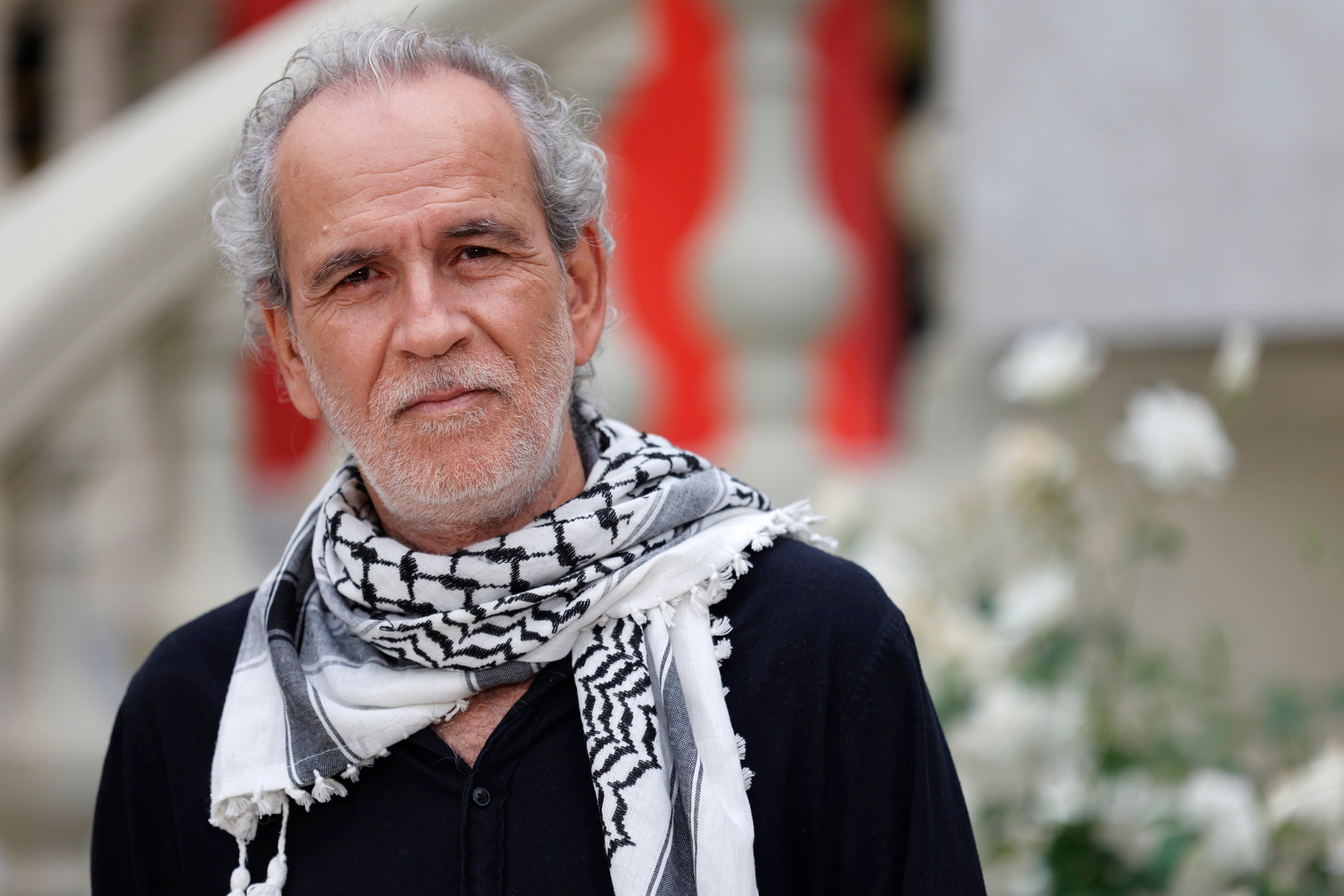 Willy Toledo carga contra Pablo Iglesias: "Le sale el dinero por las orejas" Willy Toledo carga contra Pablo Iglesias: "Le sale el dinero por las orejas"