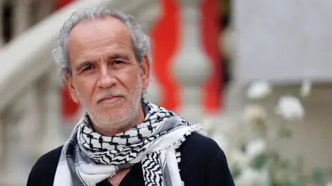 Willy Toledo carga contra Pablo Iglesias: "Le sale el dinero por las orejas" Willy Toledo carga contra Pablo Iglesias: "Le sale el dinero por las orejas"