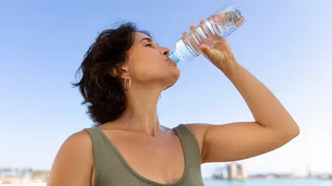 Los nutricionistas advierten de que el alcohol agrava el riesgo de sufrir golpes de calor Los nutricionistas advierten de que el alcohol agrava el riesgo de sufrir golpes de calor
