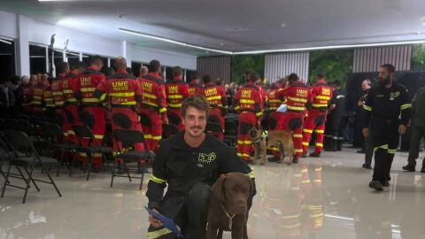 Paco Cobo con su perro Ron Paco Cobo con su perro Ron