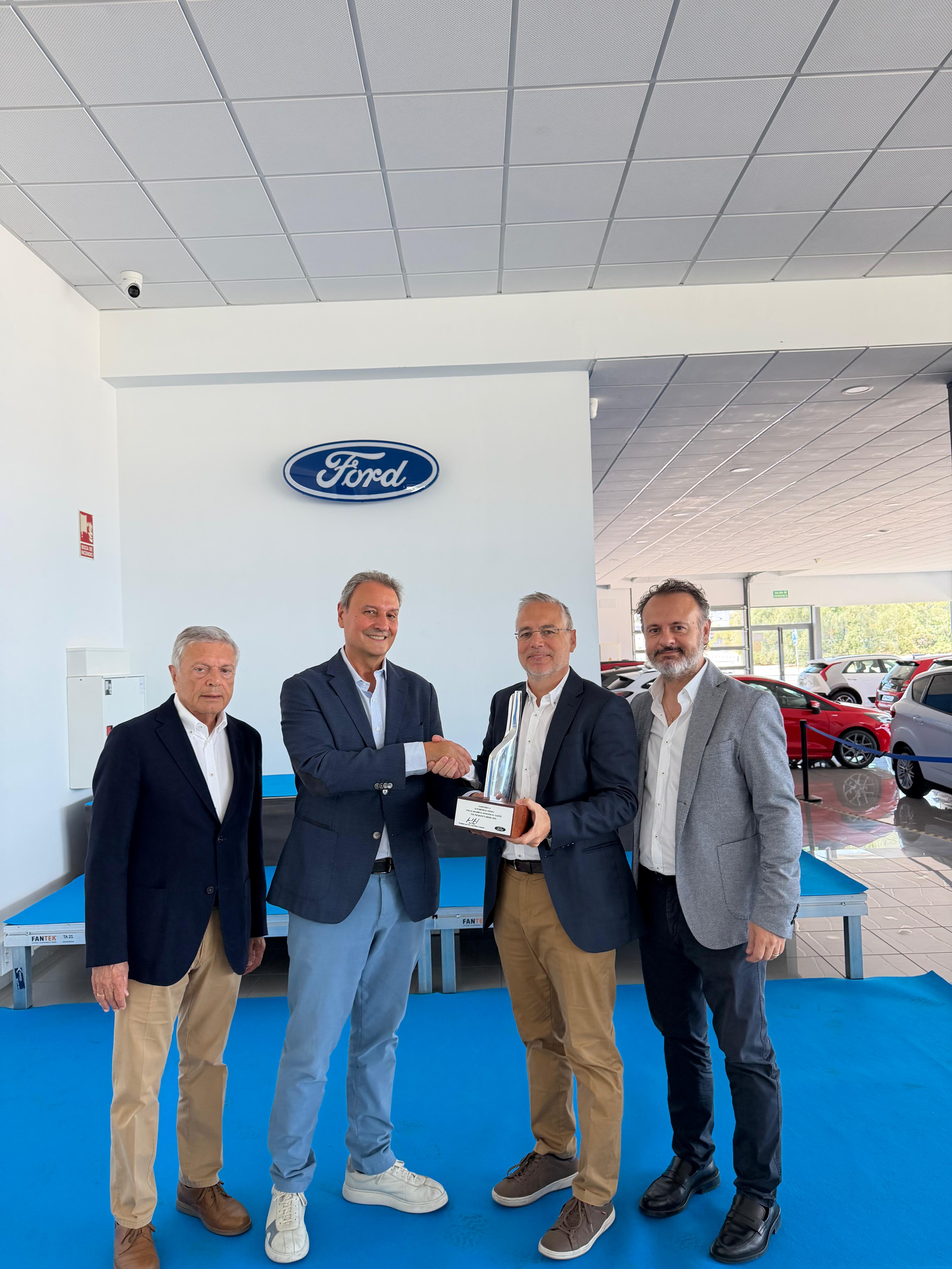 Ford Automóviles Crespo hace doblete de excelencia en su 50 aniversario Ford Automóviles Crespo hace doblete de excelencia en su 50 aniversario