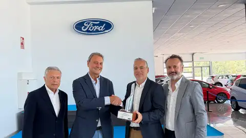 Ford Automóviles Crespo hace doblete de excelencia en su 50 aniversario Ford Automóviles Crespo hace doblete de excelencia en su 50 aniversario