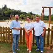 El alcalde de Piloña, Iván Allende, junto a los ediles Irene Carreño y Armando Gutiérrez El alcalde de Piloña, Iván Allende, junto a los ediles Irene Carreño y Armando Gutiérrez