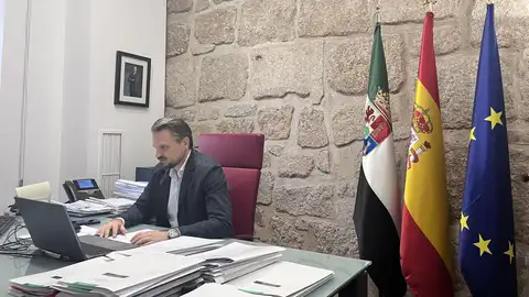 La Junta invierte 146 millones en las localidades extremeñas mediante los programas de colaboración económica municipal La Junta invierte 146 millones en las localidades extremeñas mediante los programas de colaboración económica municipal