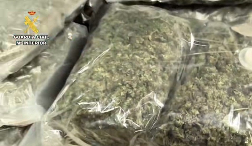 Interceptan en Sabiñánigo un coche con 30 kg de marihuana destino Francia Interceptan en Sabiñánigo un coche con 30 kg de marihuana destino Francia
