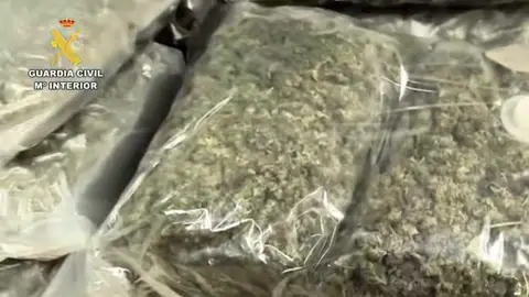 Interceptan en Sabiñánigo un coche con 30 kg de marihuana destino Francia Interceptan en Sabiñánigo un coche con 30 kg de marihuana destino Francia