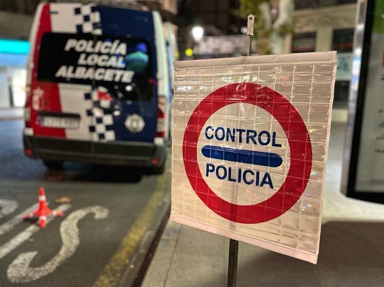 La Policía Local intensificará el control y la vigilancia de alcohol y las drogas al volante La Policía Local intensificará el control y la vigilancia de alcohol y las drogas al volante