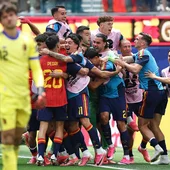 0: Mikel Merino (n.º 6 de España) celebra con sus compañeros tras marcar el segundo gol de su equipo durante el partido de cuartos de final de la Copa Mundial de la FIFA 2026 entre España y Bélgica, disputado en el Los Angeles Stadium el 10 de julio de 2026 en Inglewood, Estados Unidos. 0: Mikel Merino (n.º 6 de España) celebra con sus compañeros tras marcar el segundo gol de su equipo durante el partido de cuartos de final de la Copa Mundial de la FIFA 2026 entre España y Bélgica, disputado en el Los Angeles Stadium el 10 de julio de 2026 en Inglewood, Estados Unidos.