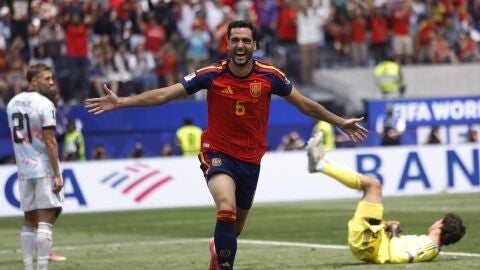 Mikel Merino celebra su gol contra B&eacute;lgica.