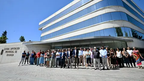 Granada se vuelca con el incendio forestal en Los Gallardos y ofrece ayuda a los municipios afectados Granada se vuelca con el incendio forestal en Los Gallardos y ofrece ayuda a los municipios afectados