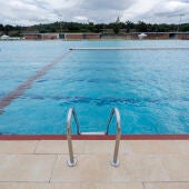 Cuatro heridos graves por una reacción química en una piscina en Tarragona