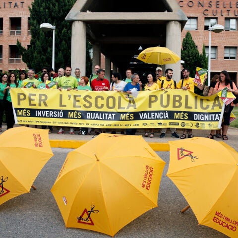 La Plataforma per l’Ensenyament Públic convoca una protesta frente a Les Corts