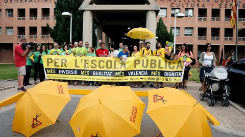La Plataforma per l’Ensenyament Públic convoca una protesta frente a Les Corts La Plataforma per l’Ensenyament Públic convoca una protesta frente a Les Corts