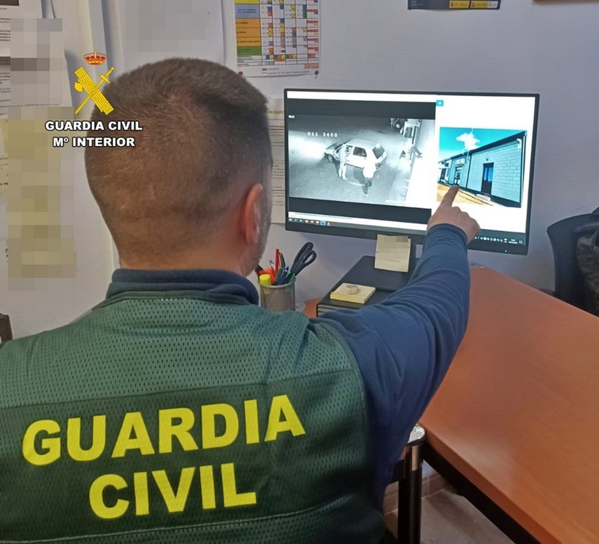 La Guardia Civil investiga a una banda por sustraer un vehículo para robar en una quesería de Zarza Capilla La Guardia Civil investiga a una banda por sustraer un vehículo para robar en una quesería de Zarza Capilla