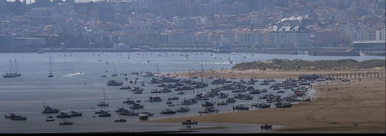 Cantabristas denuncia la degradación ambiental de El Puntal por la falta de control sobre el turismo masivo y el fondeo de embarcaciones Cantabristas denuncia la degradación ambiental de El Puntal por la falta de control sobre el turismo masivo y el fondeo de embarcaciones