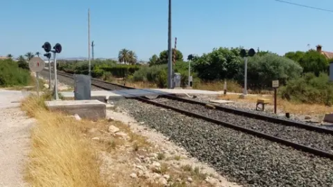Adif licita por 4,6 millones las obras de supresión de otros dos pasos a nivel en Elche Adif licita por 4,6 millones las obras de supresión de otros dos pasos a nivel en Elche