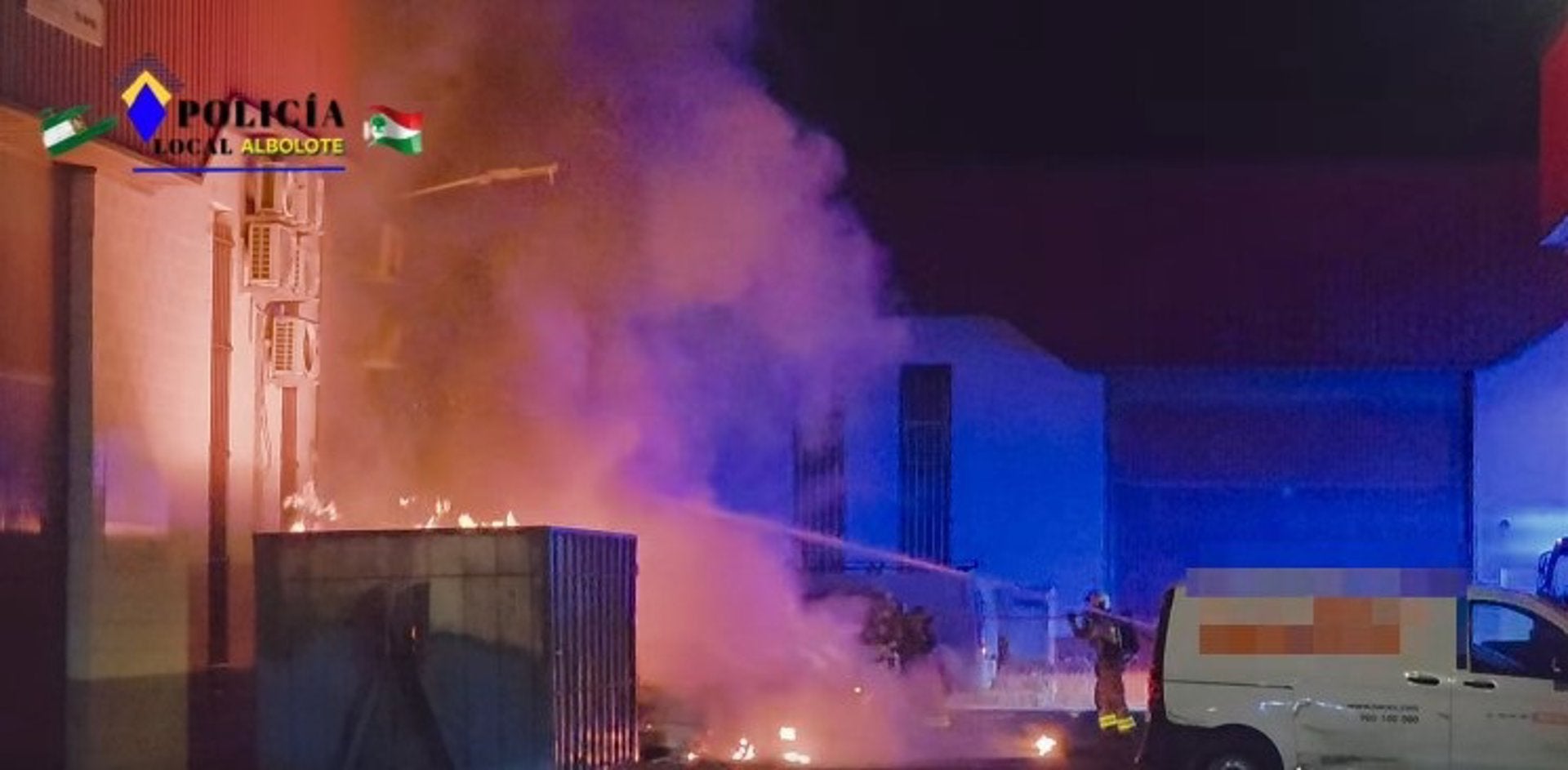 Investigan el incendio de varios vehículos en el Polígono Juncaril de Albolote Investigan el incendio de varios vehículos en el Polígono Juncaril de Albolote