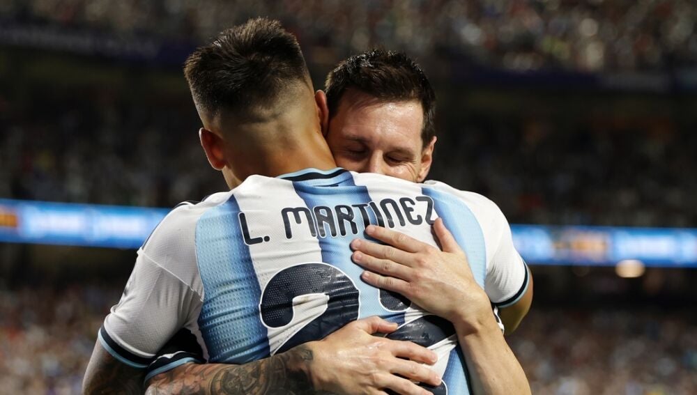 Lionel Messi celebra el triunfo de Argentina ante Suiza y su clasificación para semifinales del Mundial