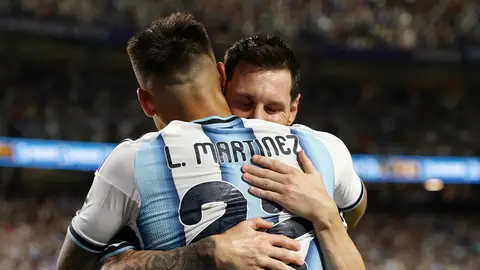 Lionel Messi celebra el triunfo de Argentina ante Suiza y su clasificación para semifinales del Mundial Lionel Messi celebra el triunfo de Argentina ante Suiza y su clasificación para semifinales del Mundial