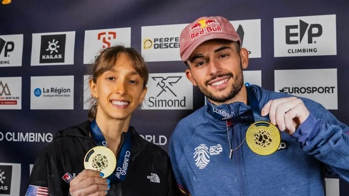 Alberto Ginés rompe el 'maleficio' y gana su primer oro en la Copa del Mundo de escalada Alberto Ginés rompe el 'maleficio' y gana su primer oro en la Copa del Mundo de escalada