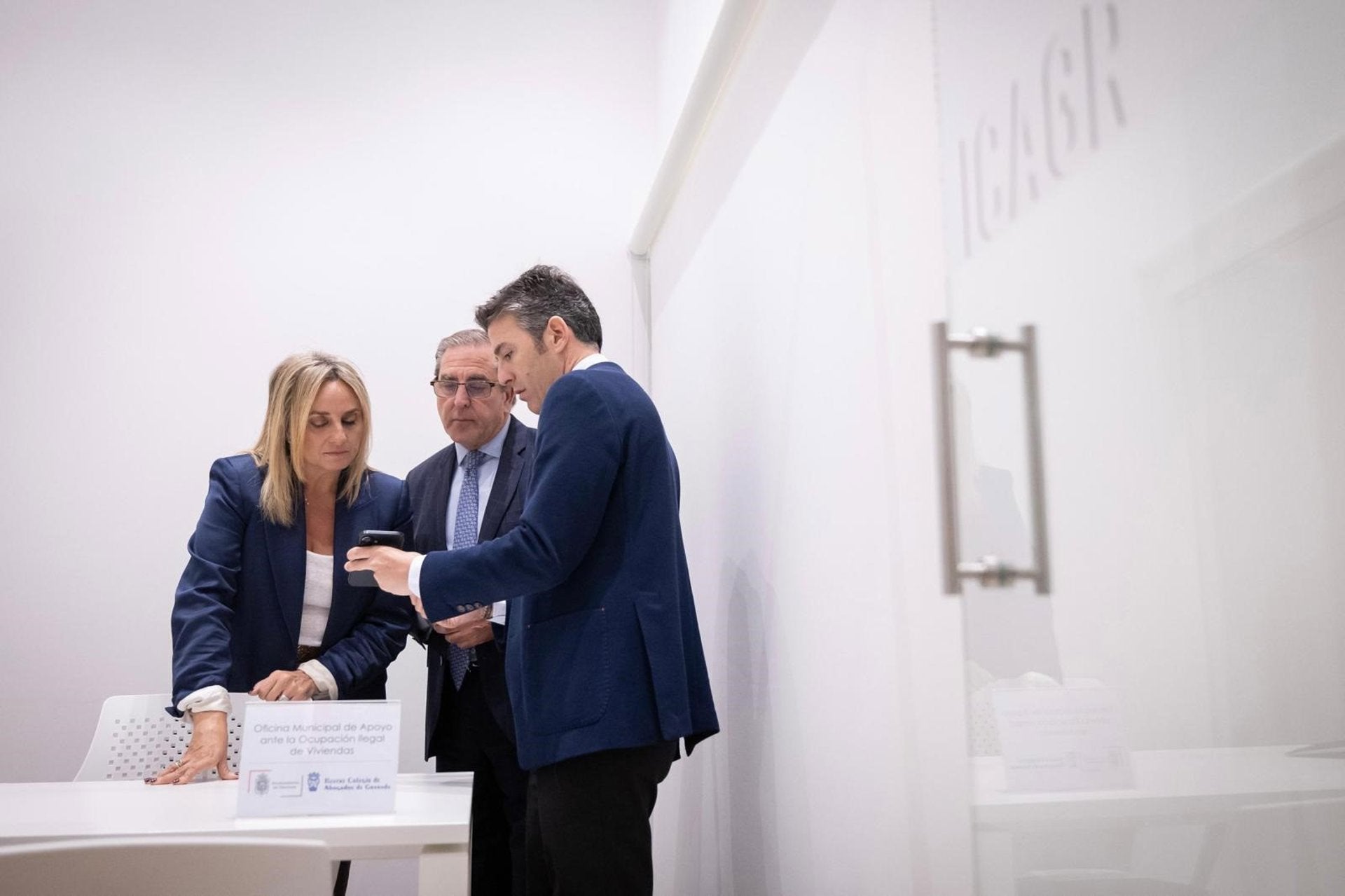 El Ayuntamiento de Granada destina 11.000 euros a la Oficina de Apoyo ante la Ocupación Ilegal tras atender a 12 familias en 2026 El Ayuntamiento de Granada destina 11.000 euros a la Oficina de Apoyo ante la Ocupación Ilegal tras atender a 12 familias en 2026