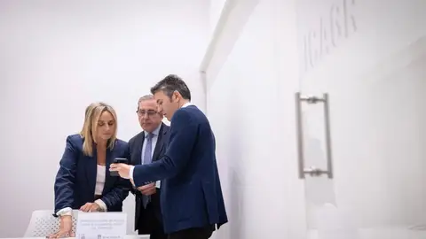 El Ayuntamiento de Granada destina 11.000 euros a la Oficina de Apoyo ante la Ocupación Ilegal tras atender a 12 familias en 2026 El Ayuntamiento de Granada destina 11.000 euros a la Oficina de Apoyo ante la Ocupación Ilegal tras atender a 12 familias en 2026