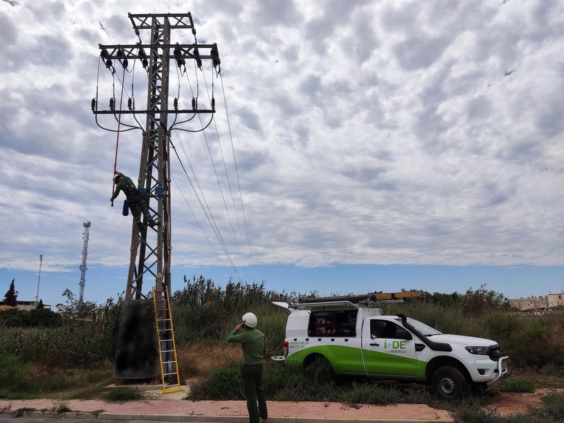 La Junta de Extremadura e Iberdrola renuevan un convenio de colaboración para la coordinación en emergencias La Junta de Extremadura e Iberdrola renuevan un convenio de colaboración para la coordinación en emergencias