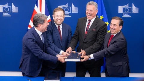 La UE y Reino Unido firman el acuerdo sobre Gibraltar: qué cambia con la demolición de la verja
