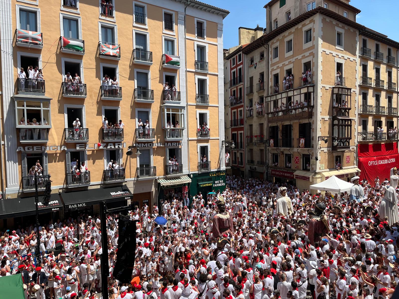 Pamplona despide a los gigantes Pamplona despide a los gigantes