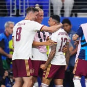 Pedro Porro celebra el segundo gol ante Francia