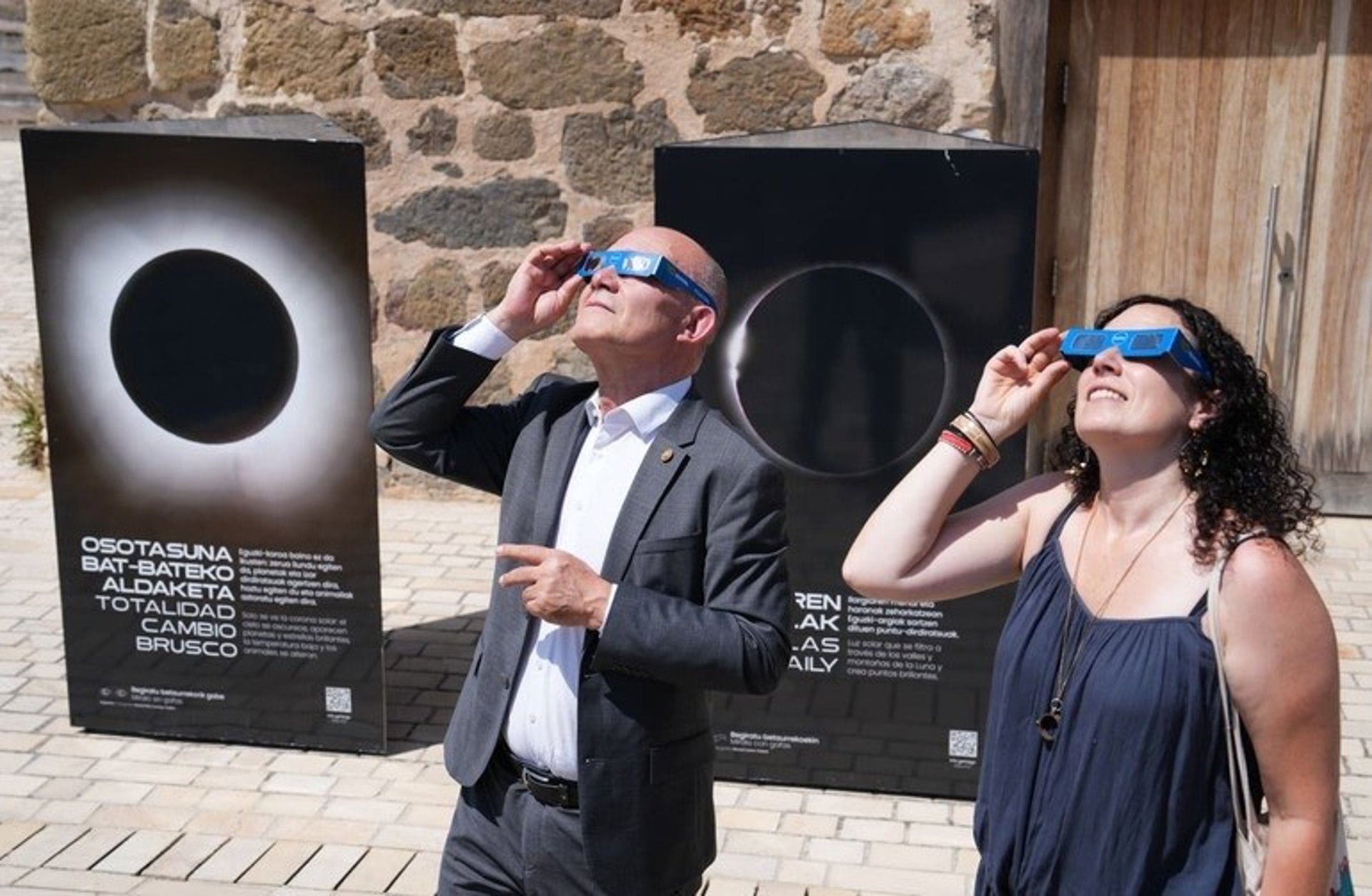 El Gobierno Vasco recomienda evitar desplazamientos para observar el eclipse total de Sol del próximo 12 de agosto El Gobierno Vasco recomienda evitar desplazamientos para observar el eclipse total de Sol del próximo 12 de agosto