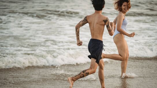 Imagen de dos personas en vacaciones