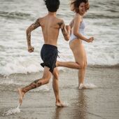 Imagen de dos personas en vacaciones