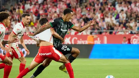Álvaro Rodríguez, en el Girona-Elche. Álvaro Rodríguez, en el Girona-Elche.