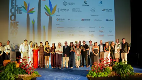 'Foto de familia' de los premiados en el 49 Festival Internacional de Cine Independiente de Elche. 'Foto de familia' de los premiados en el 49 Festival Internacional de Cine Independiente de Elche.